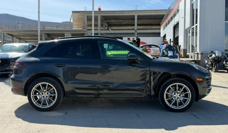 
								2017 Porsche Macan full									
