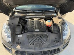 
										2017 Porsche Macan full									