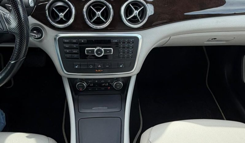 
								2013 Mercedes-Benz CLA-Class, 250 full									