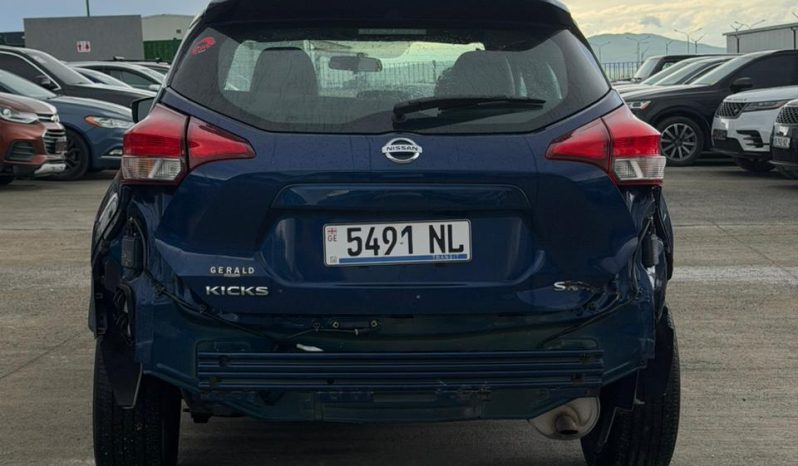 
								2019 Nissan Kicks full									