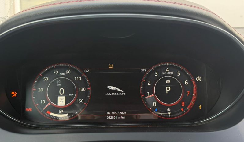 
								Jaguar E-Pace full									