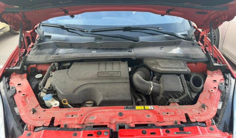 
								Jaguar E-Pace full									