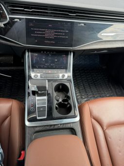 
										2021 Audi Q7 full									