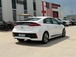 
										2017 Hyundai Ioniq full									