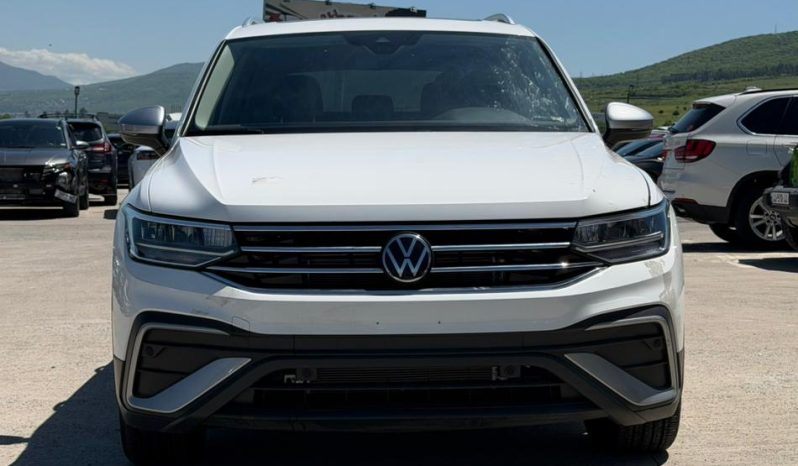 
								Volkswagen Tiguan full									