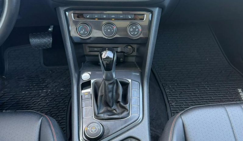 
								Volkswagen Tiguan full									