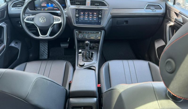 
								Volkswagen Tiguan full									