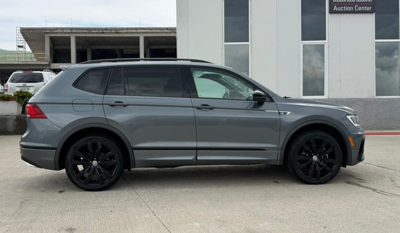 
								Volkswagen Tiguan full									