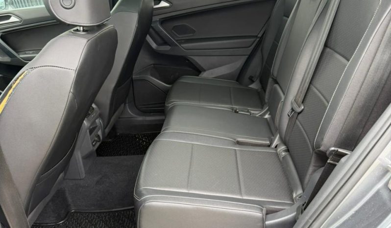 
								Volkswagen Tiguan full									
