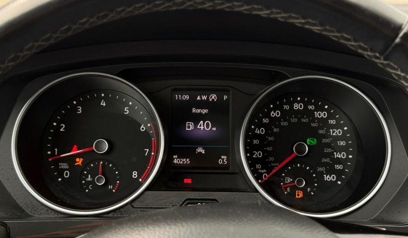 
								Volkswagen Tiguan full									