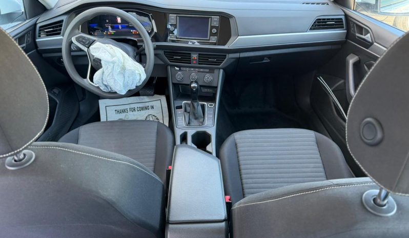 
								VOLKSWAGEN JETTA full									