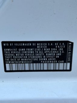
										VOLKSWAGEN JETTA full									