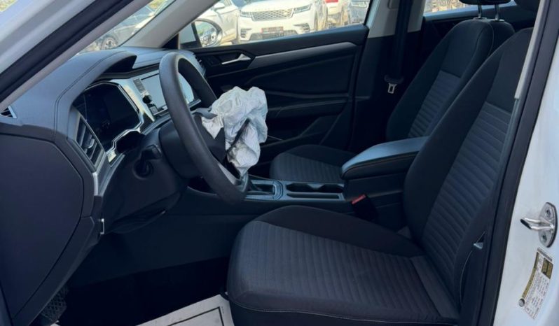 
								VOLKSWAGEN JETTA full									