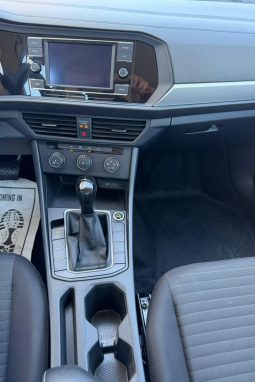 
										VOLKSWAGEN JETTA full									