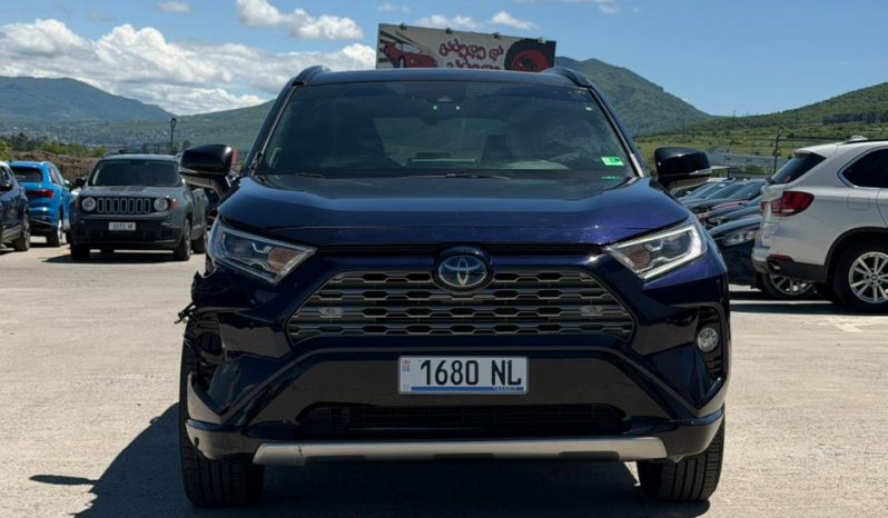 
								2020 Toyota RAV4 full									