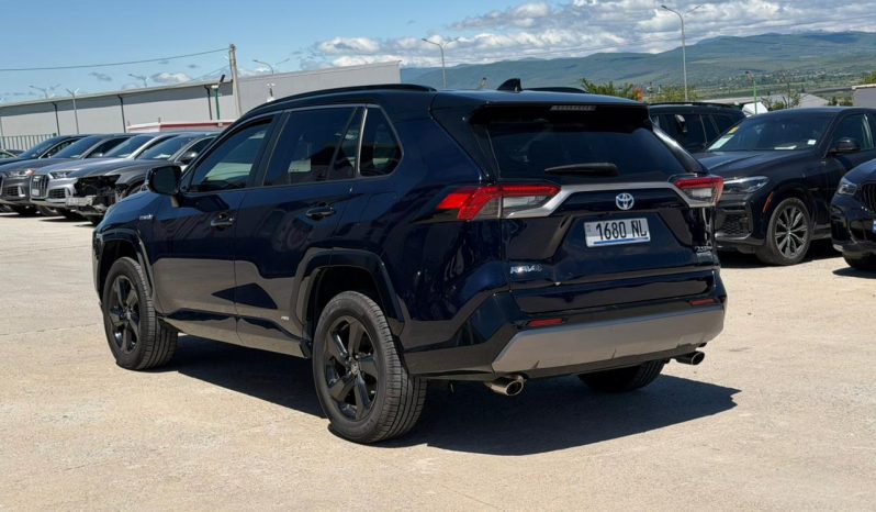 
								2020 Toyota RAV4 full									