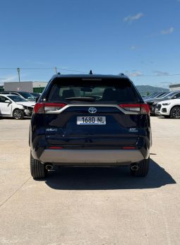 
										2020 Toyota RAV4 full									