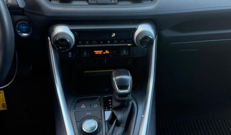 
								2020 Toyota RAV4 full									