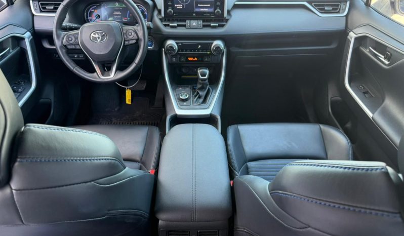 
								2020 Toyota RAV4 full									