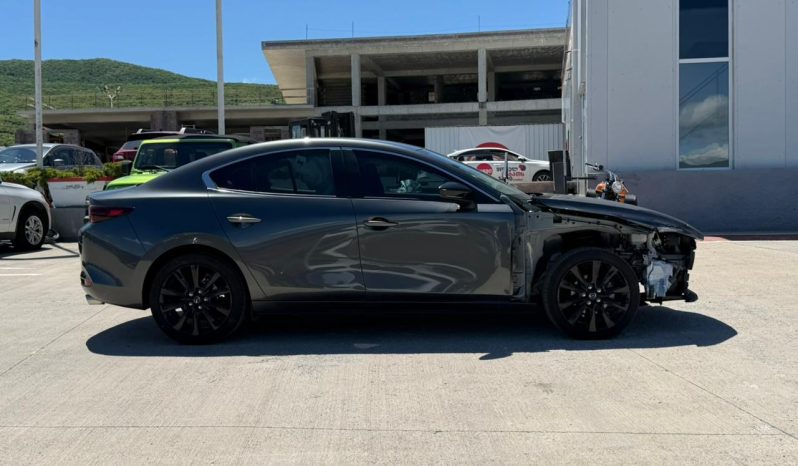
								2025 Mazda 3 full									