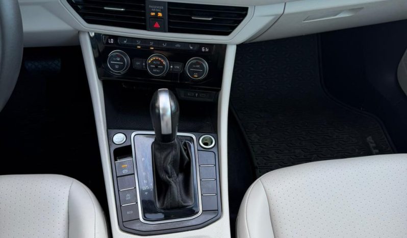 
								VOLKSWAGEN JETTA full									
