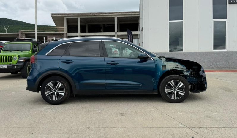 
								2020 KIA Niro full									