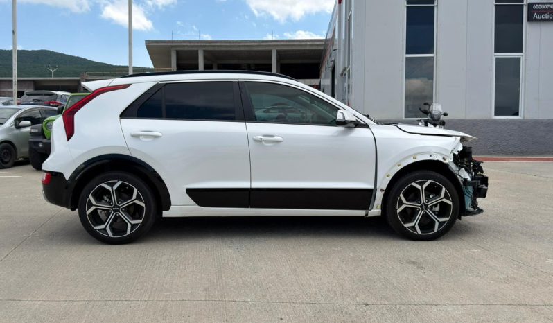 
								2025 KIA Niro full									