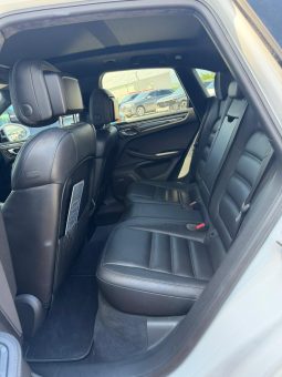 
										2016 Porsche Macan full									