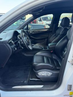 
										2016 Porsche Macan full									