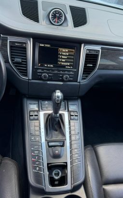 
										2016 Porsche Macan full									