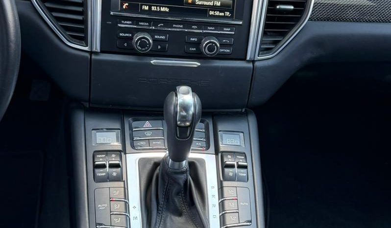 
								2016 Porsche Macan full									