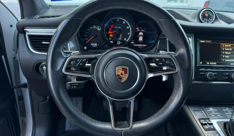 
								2016 Porsche Macan full									