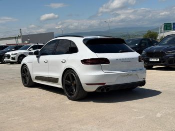 2016 Porsche Macan