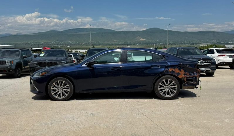
								LEXUS ES 300H full									