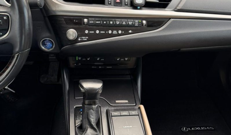 
								LEXUS ES 300H full									
