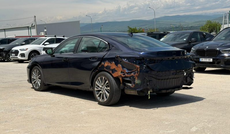
								LEXUS ES 300H full									
