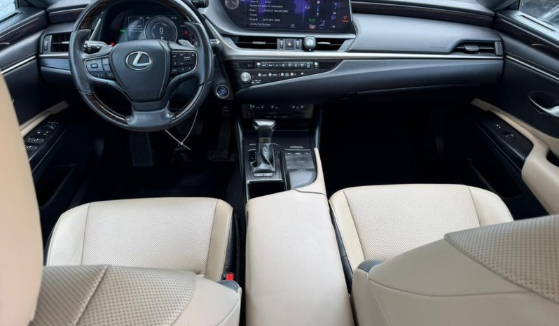 
								LEXUS ES 300H full									