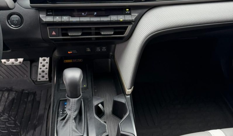 
								2025 Toyota Camry full									