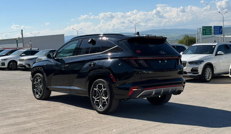 
								Hyundai Tucson Hybrid full									