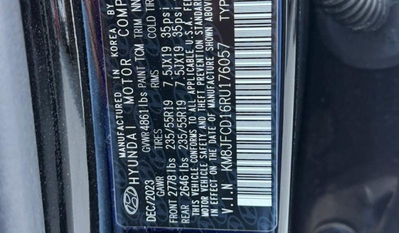 
								Hyundai Tucson Hybrid full									
