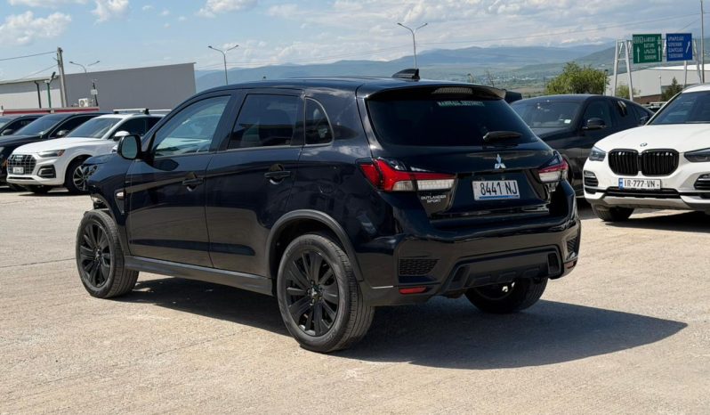 
								Mitsubishi Outlander Sport full									