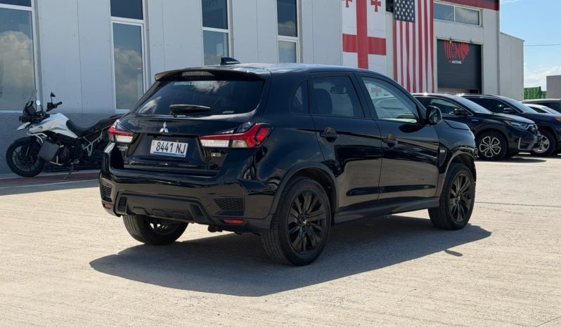 
								Mitsubishi Outlander Sport full									