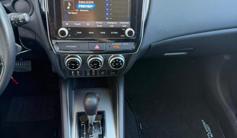 
								Mitsubishi Outlander Sport full									