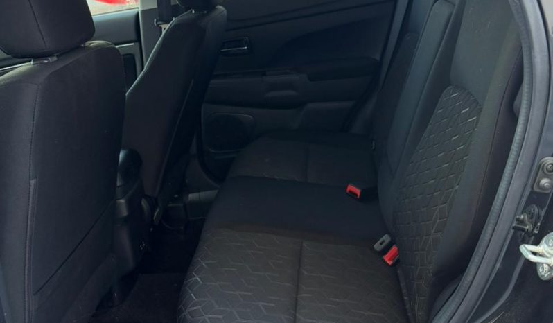
								Mitsubishi Outlander Sport full									