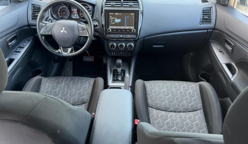 
								Mitsubishi Outlander Sport full									