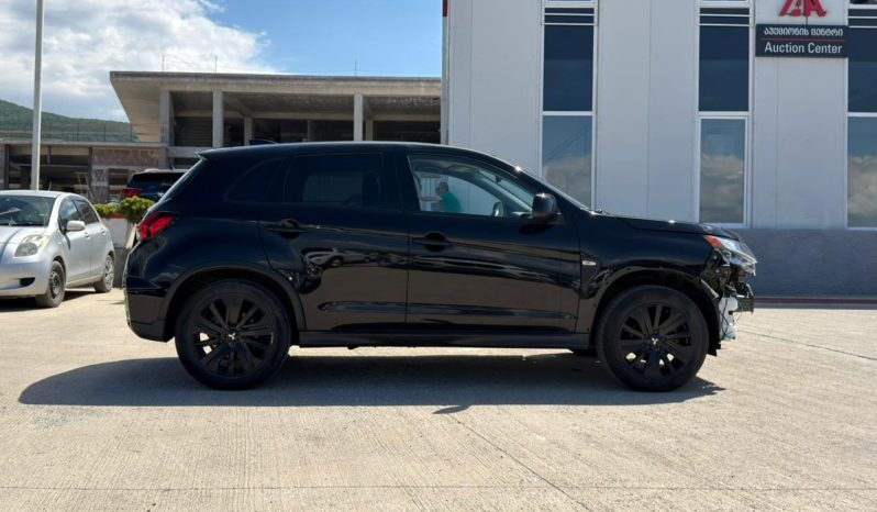 
								Mitsubishi Outlander Sport full									