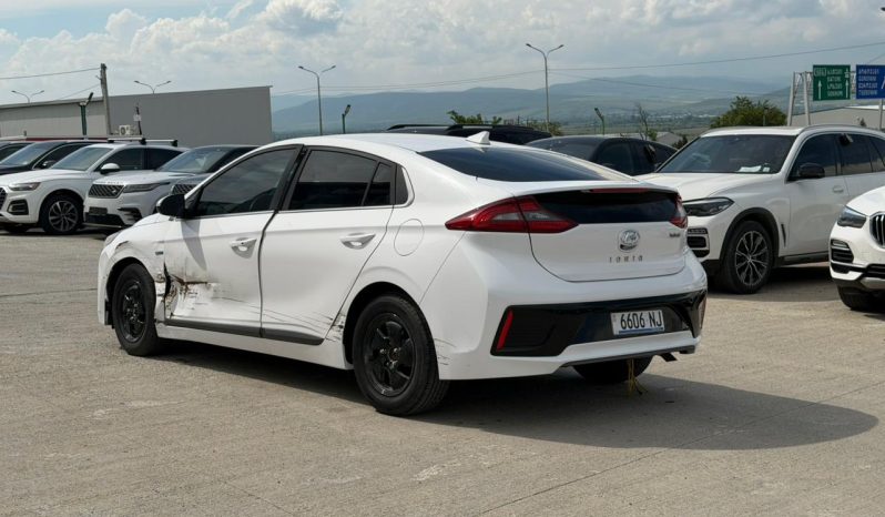 
								Hyundai Ioniq full									