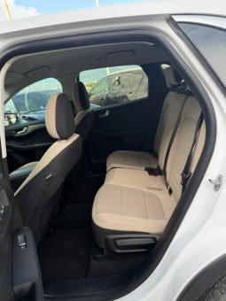 
										Ford Escape full									