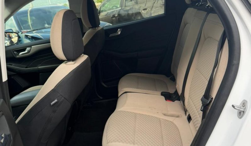 
								Ford Escape full									