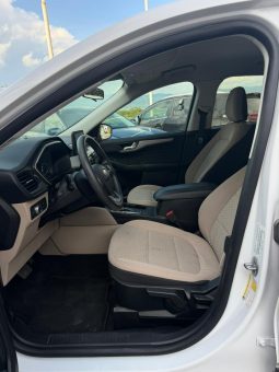 
										Ford Escape full									